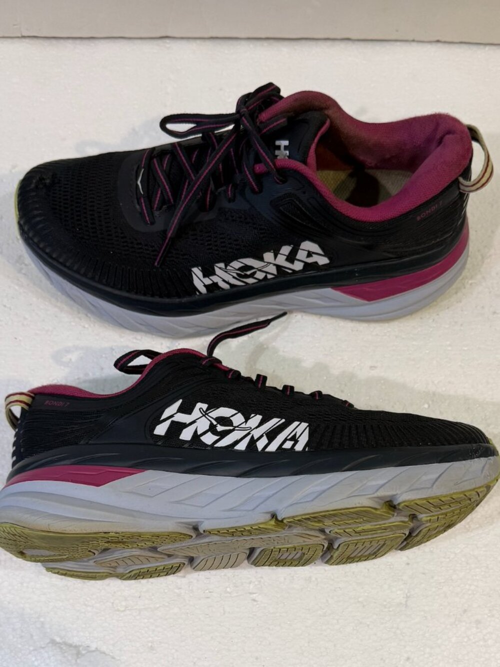 Hoka One One HOKA Bondi 7 Womens Size 9 Black Graphite Festival Fuchsia